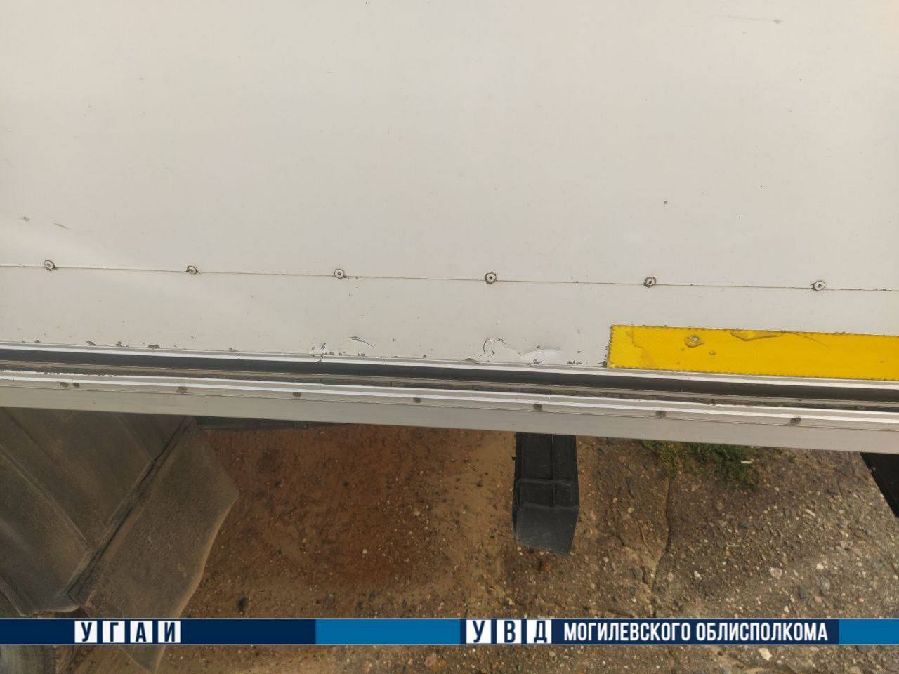 Велосипедист врезался в грузовик. Теперь у водителя авто проблемы