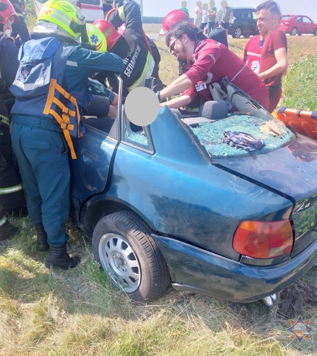 Серьезное ДТП возле Бреста. Подробности и фото от МЧС