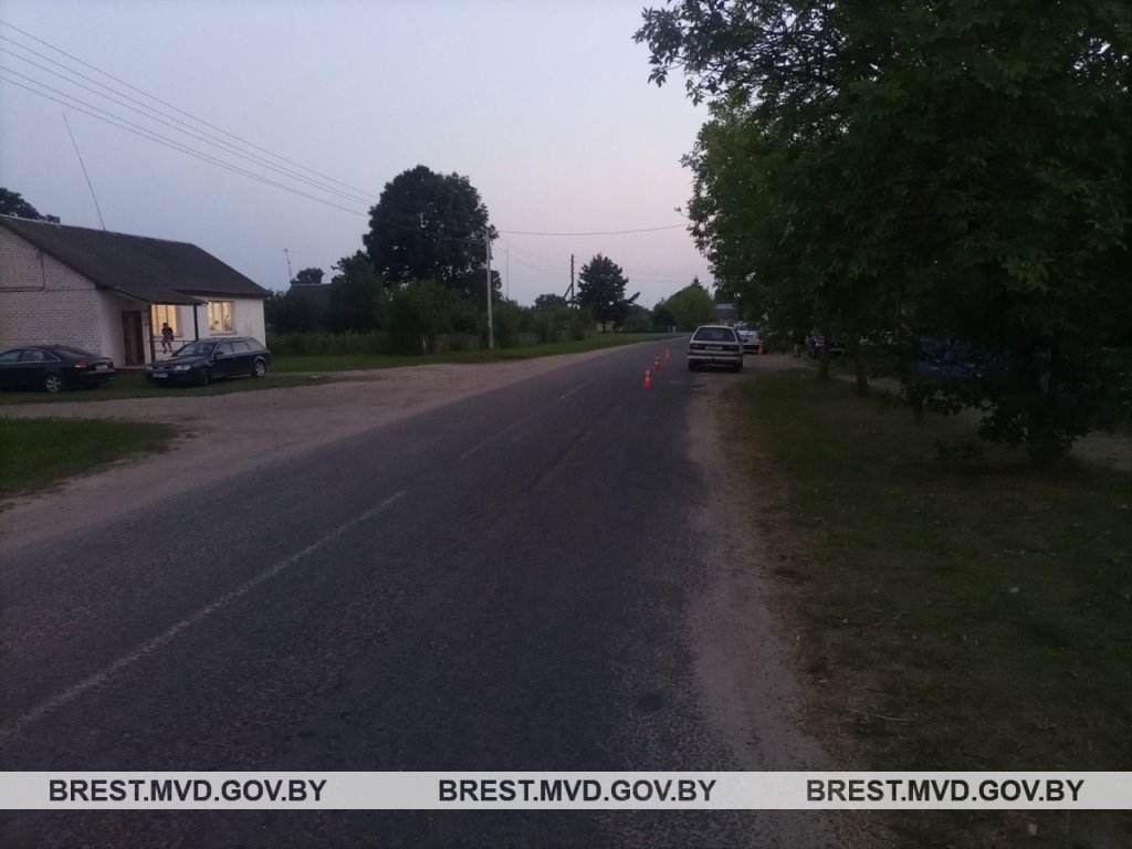 В Дрогичинском районе ребенок выбежал на дорогу и попал под машину