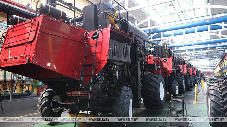 В Беларуси тестируют комбайн с искусственным интеллектом