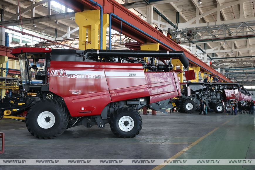 В Беларуси тестируют комбайн с искусственным интеллектом