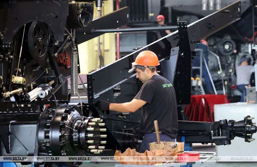 В Беларуси тестируют комбайн с искусственным интеллектом