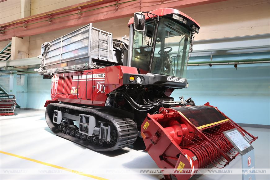 В Беларуси тестируют комбайн с искусственным интеллектом