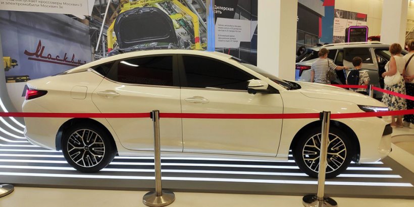 «Москвич-6» представили публике. Это перелицованный китайский лифтбэк