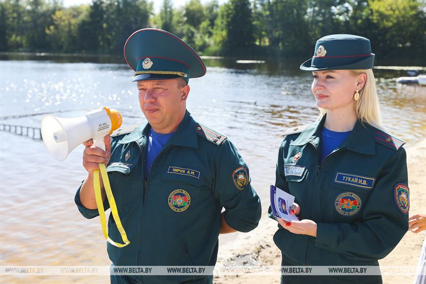 Сотрудники МЧС и ОСВОД провели в Бресте учения по спасению людей на воде