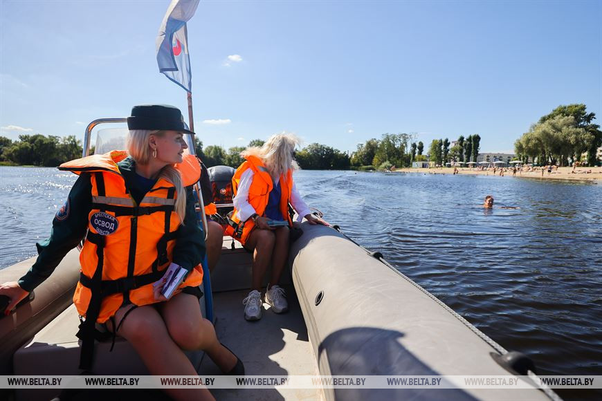 Сотрудники МЧС и ОСВОД провели в Бресте учения по спасению людей на воде