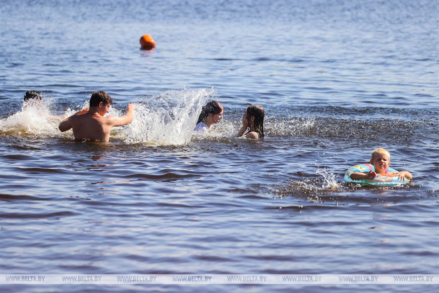 Сотрудники МЧС и ОСВОД провели в Бресте учения по спасению людей на воде