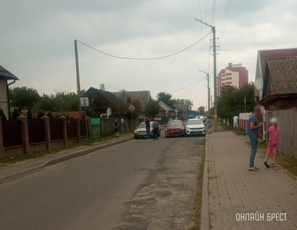 ДТП с участием 3 авто произошло в Пинске