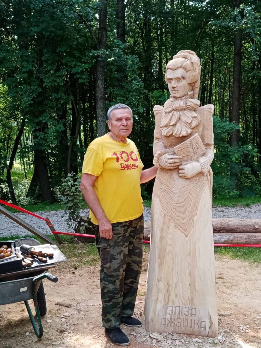 Мастер из Каменца создал скульптуру Элизы Ожешко