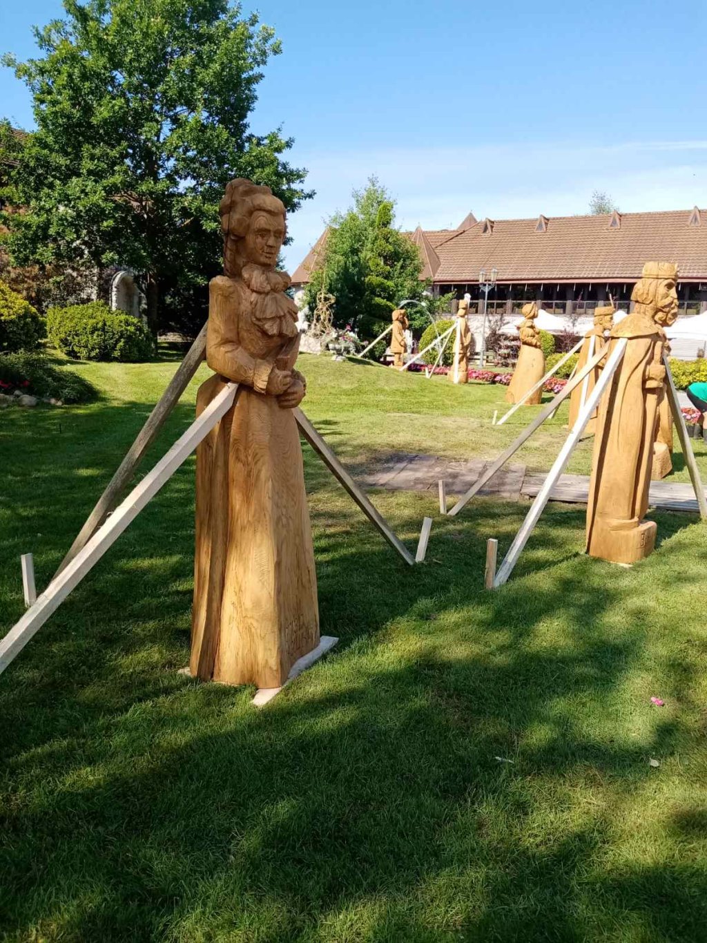 Мастер из Каменца создал скульптуру Элизы Ожешко