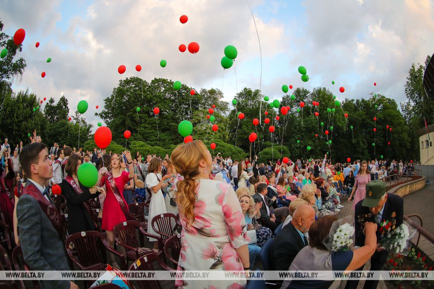 Выпускной вечер в Бресте. Фоторепортаж