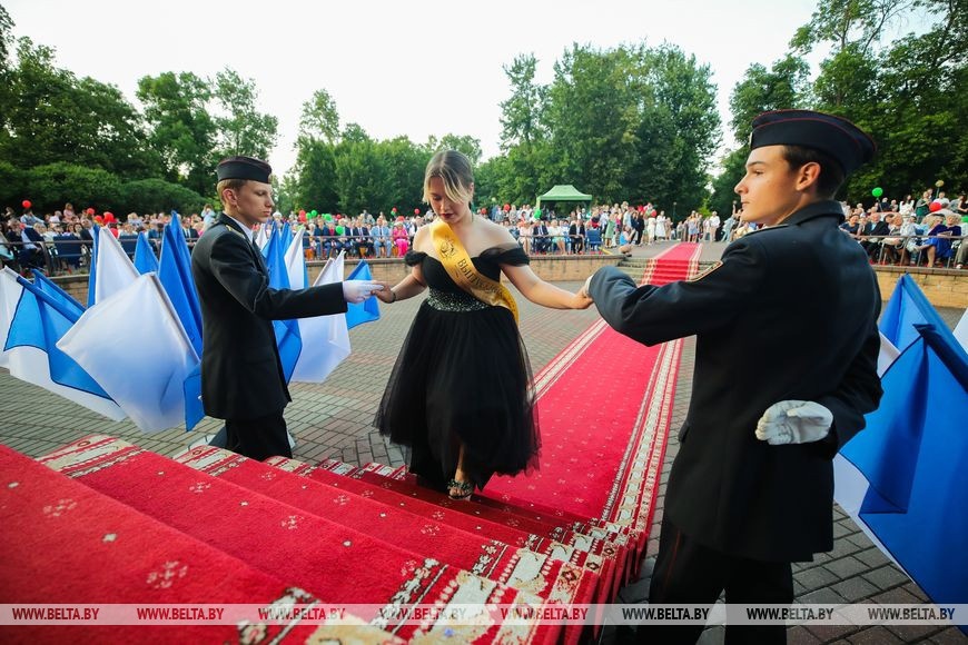 Выпускной вечер в Бресте. Фоторепортаж