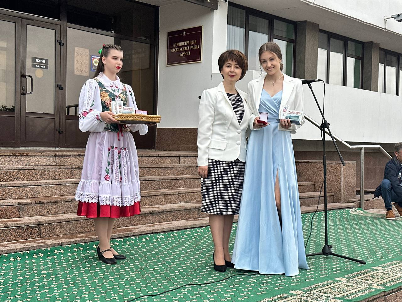 В Московском районе Бреста чествовали выпускников