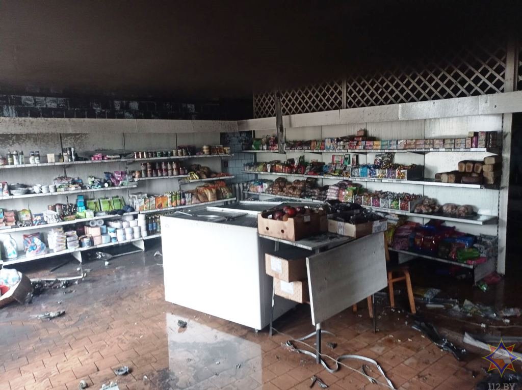 В Ивановском районе произошел пожар в здании магазина