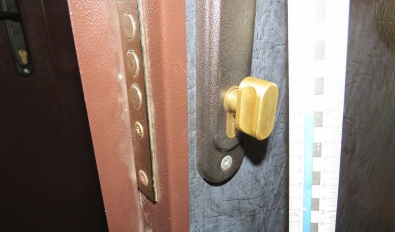 «Домушники» засняли как вскрывают похищенный сейф с $25 тысячами