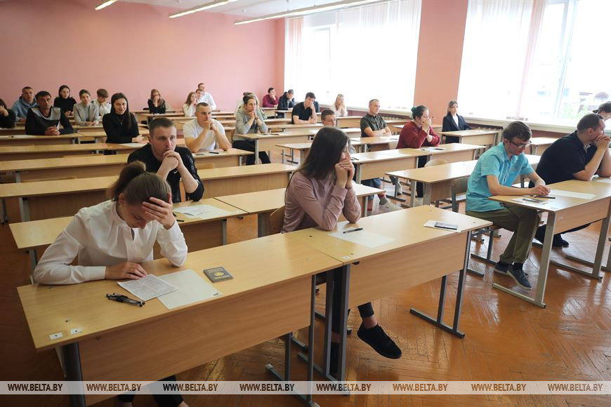 В Брестской области для прохождения ЦТ зарегистрировались более 12,6 тыс. абитуриентов