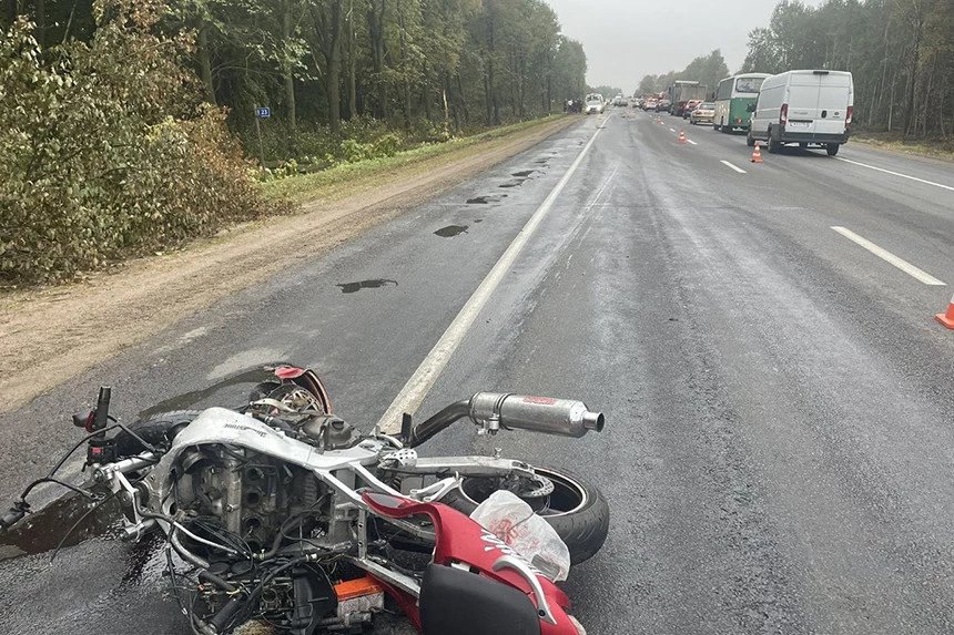 Из-за нарушения водителем авто правил обгона погиб 23-летний мотоциклист. Приговор