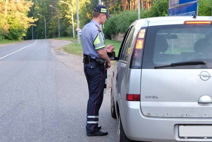 Под Гродно водитель сам признался ГАИ, что едет без прав. Смягчило ли это наказание?