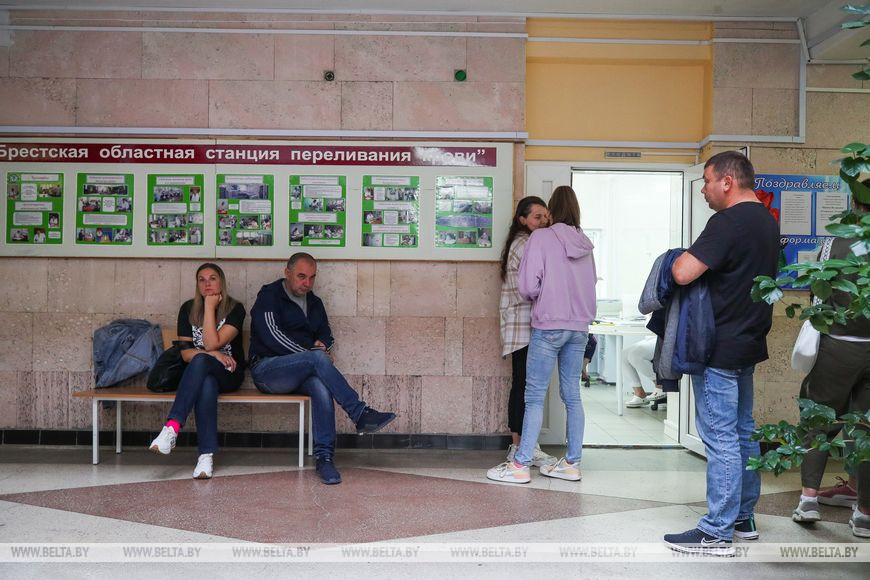 Неделю донации провели на станции переливания крови учащиеся Брестского медколледжа