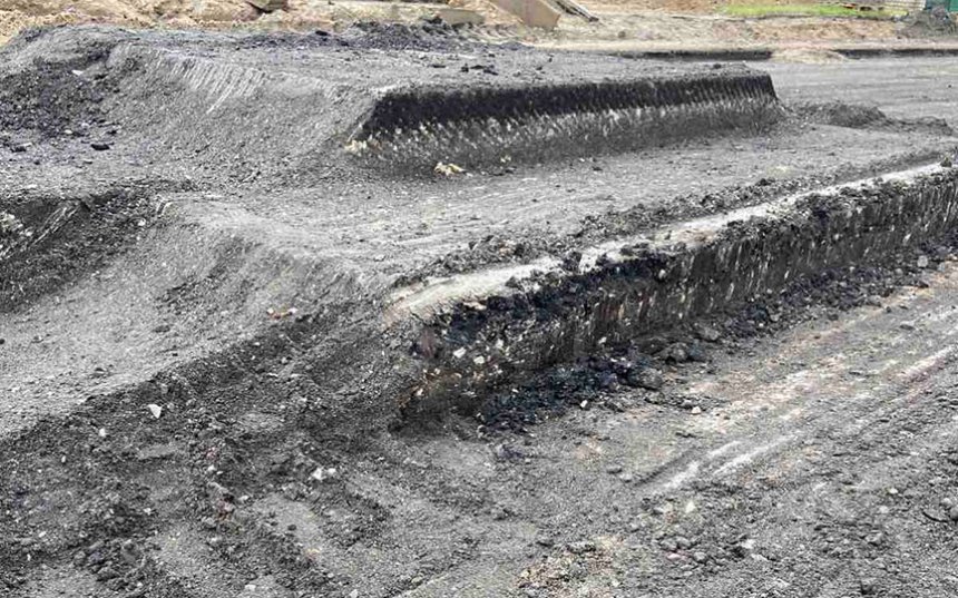 Что обнаружили строители под слоем асфальта на улице Брестской в Барановичах