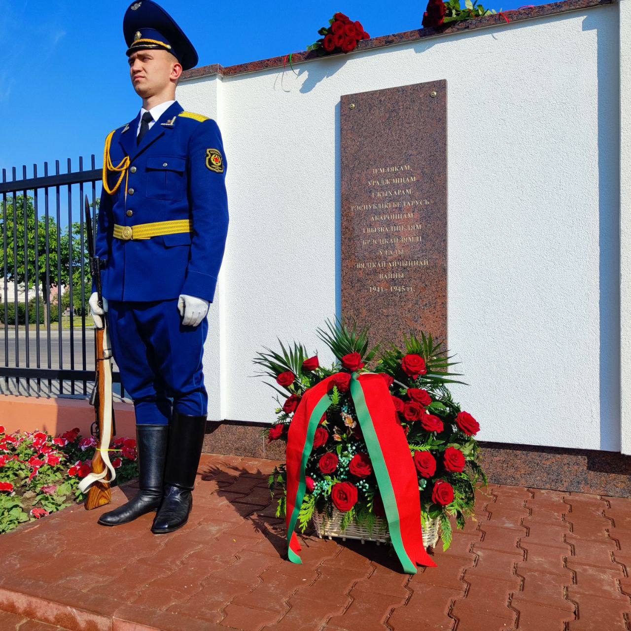 В Бресте на Гарнизонном кладбище открыли Аллею Памяти