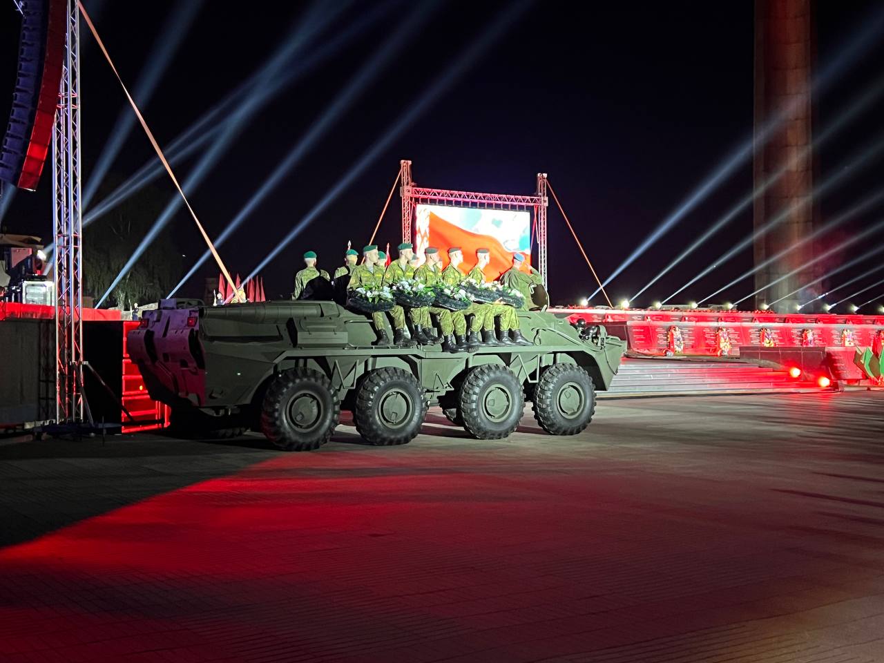 Митинг-реквием проходит в Брестской крепости