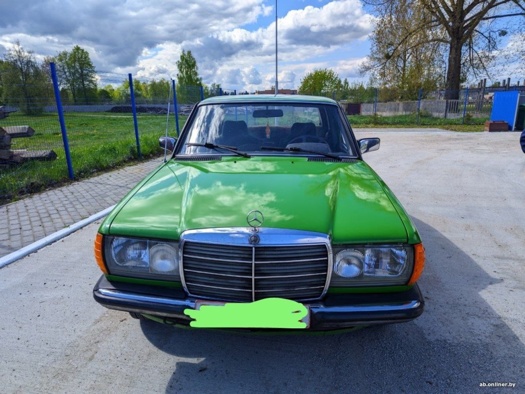 «23 года у одного хозяина». Житель Брестской области выставил на продажу Mercedes-Benz W123
