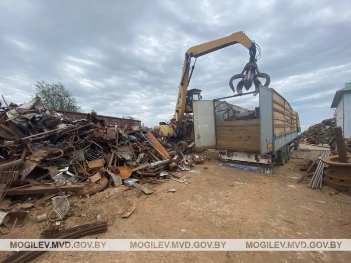 У белоруса изъяли более 30 тонн металлолома