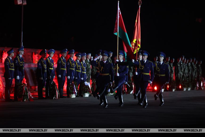 Митинг-реквием проходит в Брестской крепости