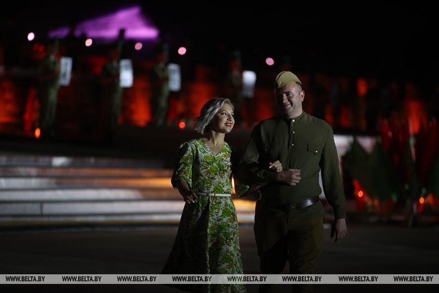Митинг-реквием проходит в Брестской крепости