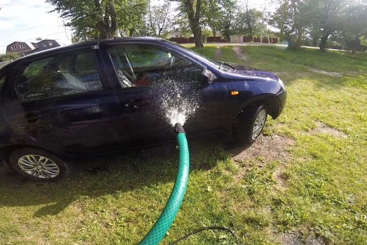 Можно ли мыть машину во время жары? Спрашивает житель Бреста