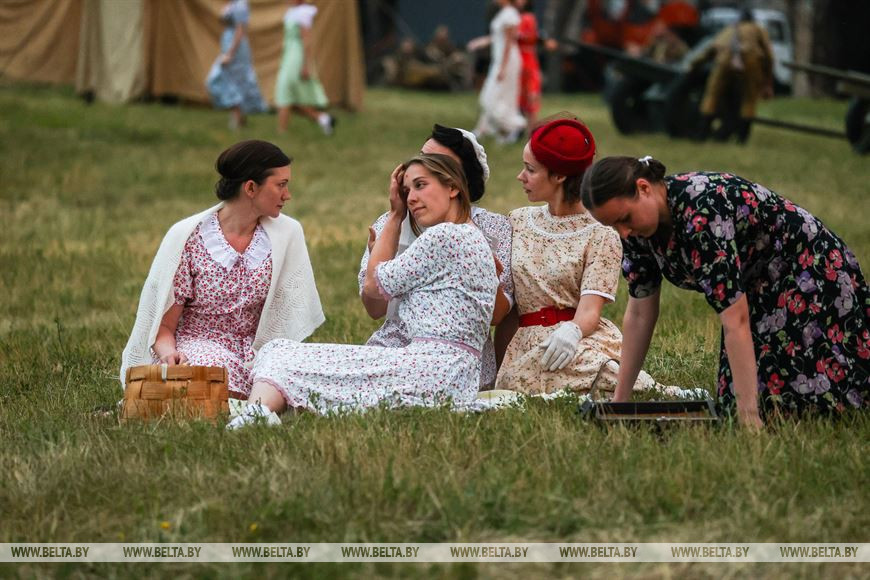 Около 250 белорусских и зарубежных реконструкторов воссоздали эпизоды обороны Брестской крепости