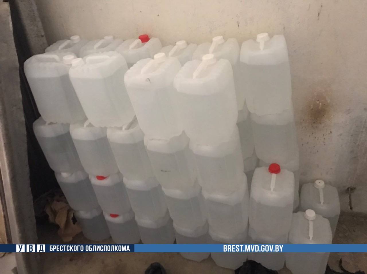 У жителя Ивановского района изъято 470 литров спиртосодержащей  жидкости