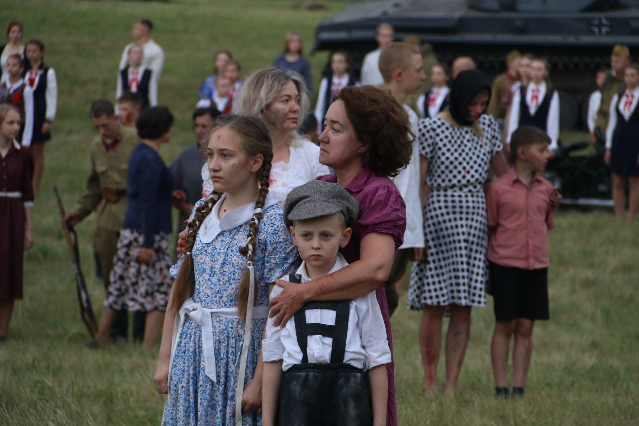 Около 250 белорусских и зарубежных реконструкторов воссоздали эпизоды обороны Брестской крепости