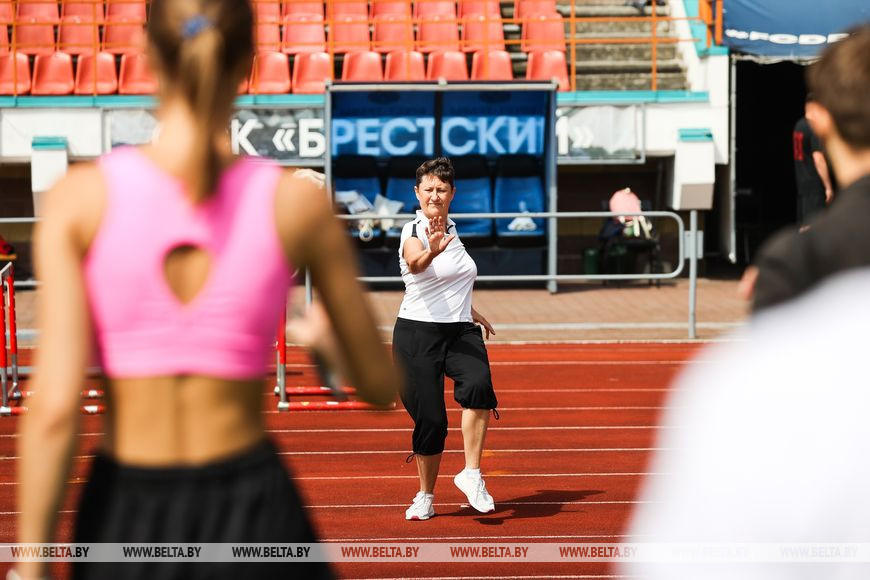 «Народная зарядка» прошла на стадионе «Брестский»