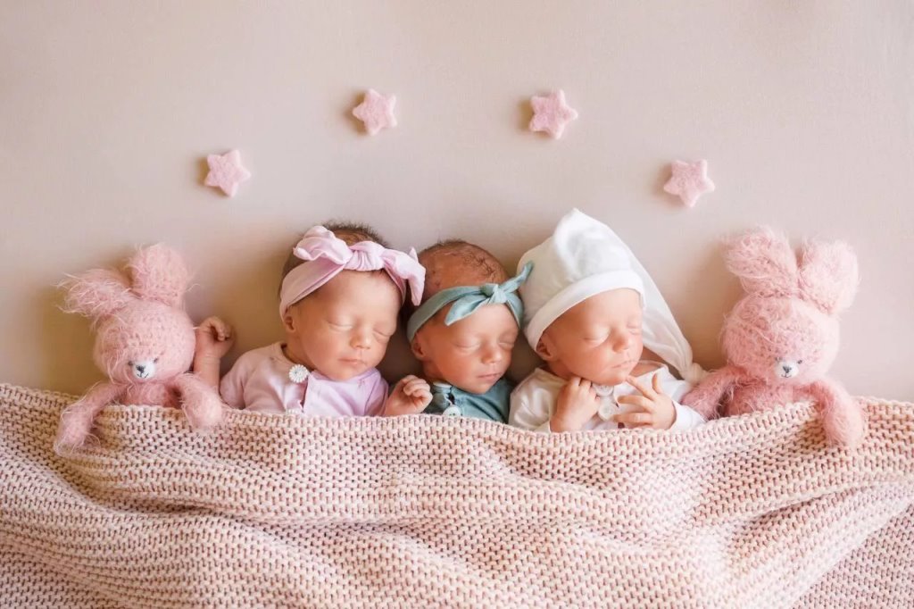 Гомельчанка родила трех близняшек