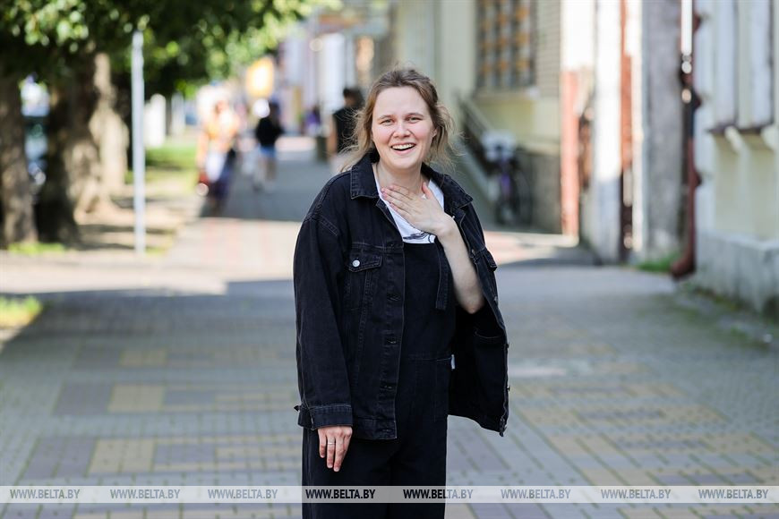 Уволилась с нелюбимой работы и рисует. Брестчанка в скетчах признается в любви родному городу