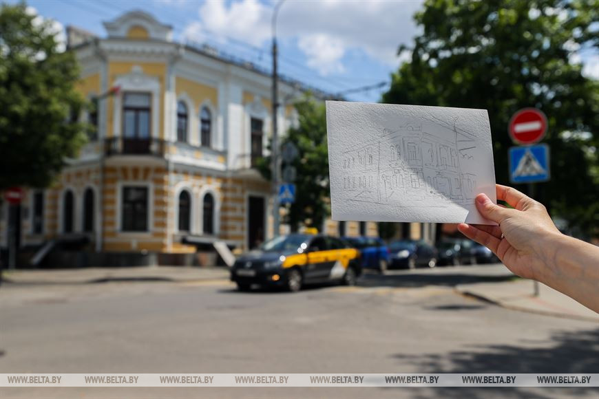 Уволилась с нелюбимой работы и рисует. Брестчанка в скетчах признается в любви родному городу