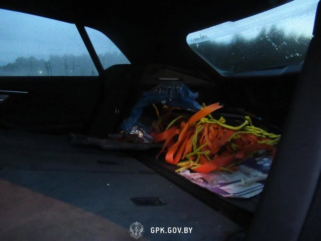 На границе с Литвой в авто на лафете обнаружили марихуану