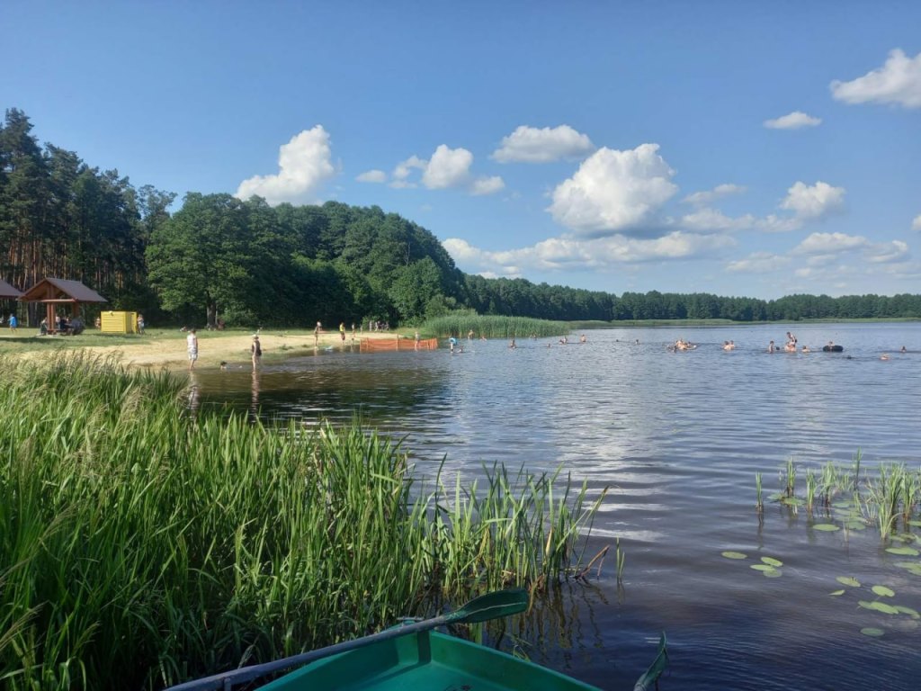 В Брестской области мужчина чуть не утонул из-за мяча