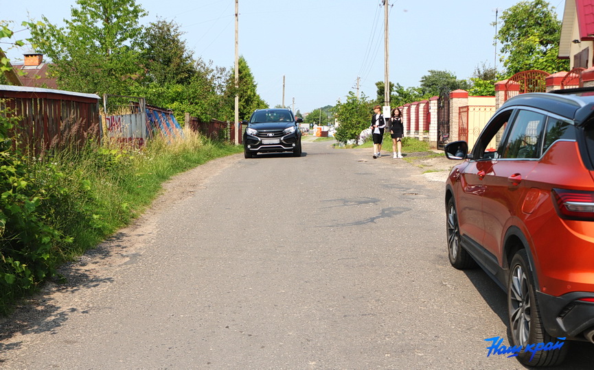 Тихий барановичский переулок превратился в оживленную трассу – жители не знают, что делать