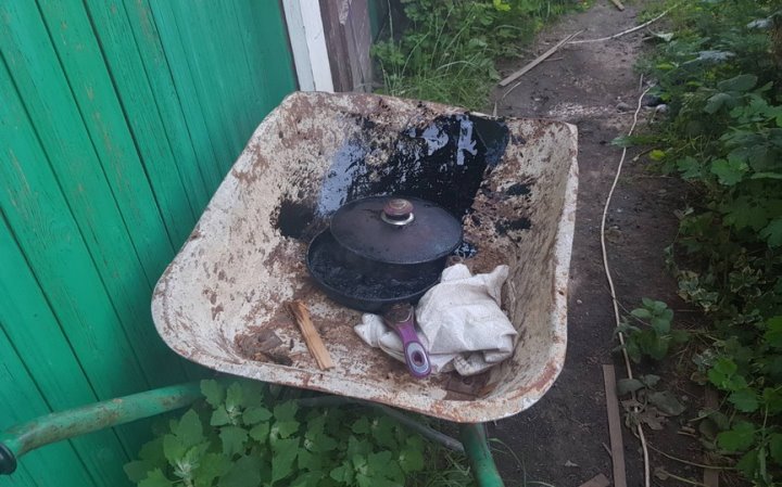 Житель Барановичей случайно сжег сковородку и получил административный протокол