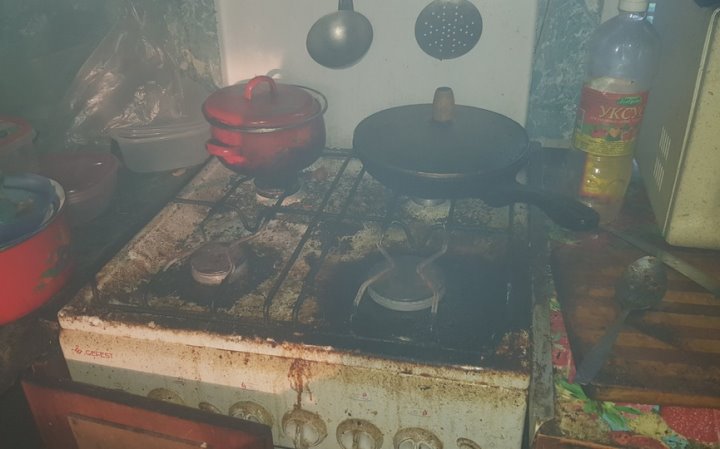 Житель Барановичей случайно сжег сковородку и получил административный протокол