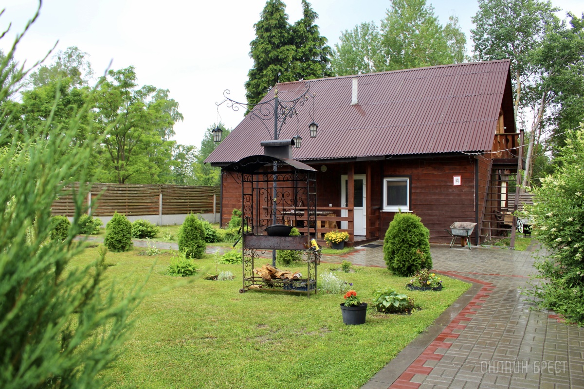 Уютный уикенд под Брестом, в агроусадьбе «Тихий край», – это то, что вам нужно! Аренда номеров, трёхразовое питание, барбекю, детская площадка, банька, банкетный зал