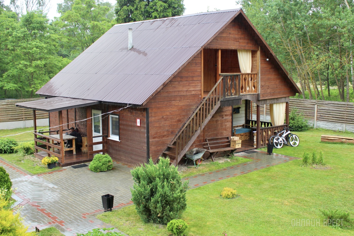 Уютный уикенд под Брестом, в агроусадьбе «Тихий край», – это то, что вам нужно! Аренда номеров, трёхразовое питание, барбекю, детская площадка, банька, банкетный зал