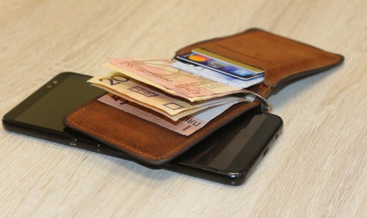 Могилевчанке грозит срок за продажу данных банковских карт