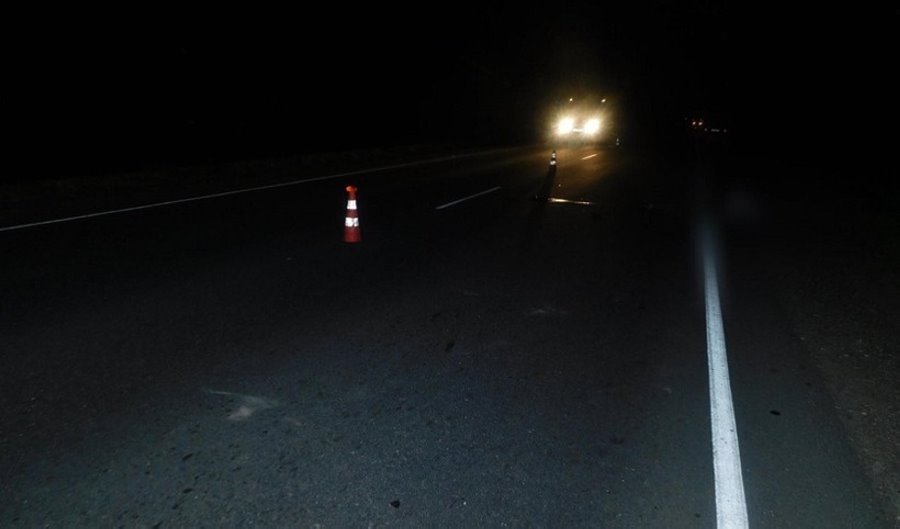 Возвращались со свадьбы и переехали лежавшего на дороге парня. Дело возбуждено в отношении водителя