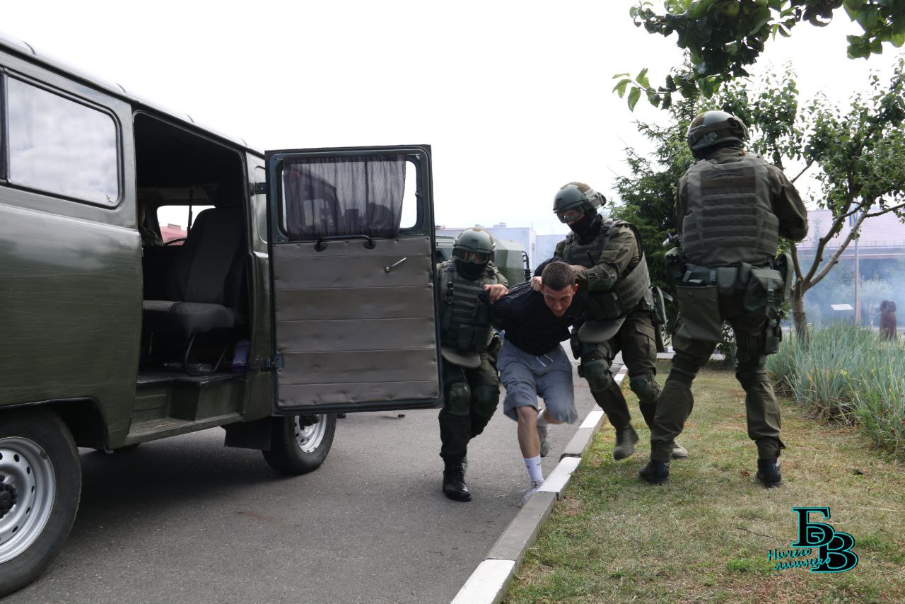В Бресте проверили состояние боевой готовности отряда спецназначения