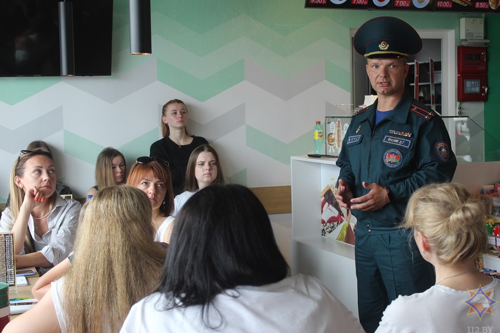 В Бресте сотрудники МЧС отработали тактико-специальное занятие «Организация тушения пожаров на АЗС»