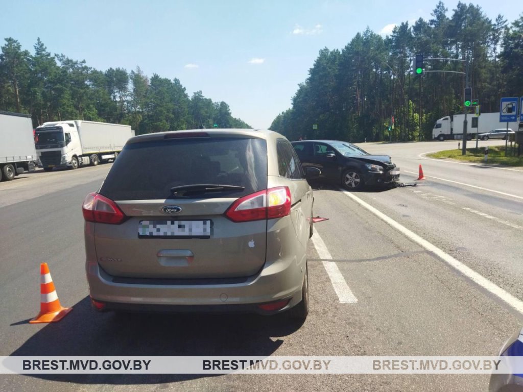 Под Брестом произошло встречное ДТП